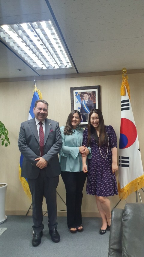 Visiting and meeting the Embassy of the Republic of Korea in Honduras